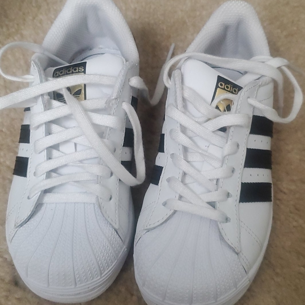 Unisex Shell Toe Adidas